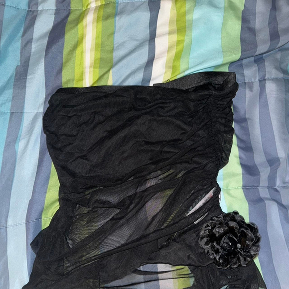 PrettyLittleThing Black Mesh Long Line Floral Frill Bandeau Top Size 10 - Picture 7 of 7